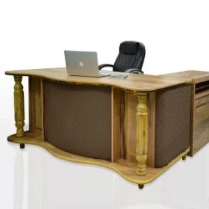 مكتب وسط لون بيج عرض 1.6متر * ارتفاع 75 سم * عمق 80 سم