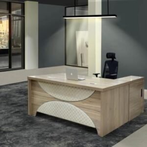 مكتب وسط لون بيج عرض 1.6 متر * ارتفاع 75 سم * عمق 80 سم