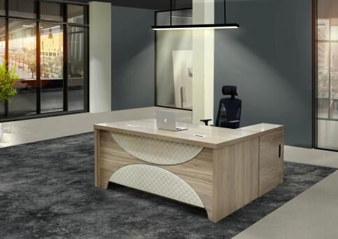 مكتب وسط لون بيج عرض 1.6 متر  * ارتفاع 75 سم * عمق 80 سم