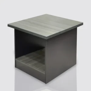 طاوله شاي لون فستقي ( العرض 50 سم * العمق 50 سم * الارتفاع 45 سم )